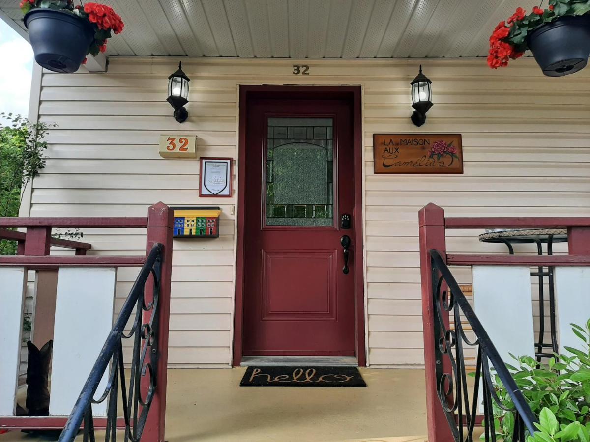 La Maison Aux Camelias Bed & Breakfast Coaticook Dış mekan fotoğraf